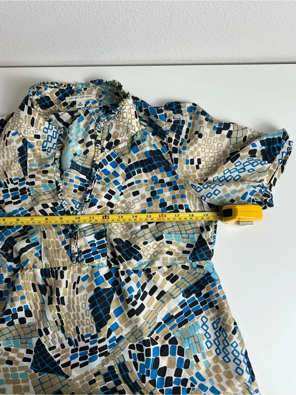 Banana Republic Quiet Luxury 100% Silk Abstract Print Artsy Y2K Blouse Academia